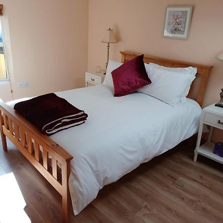 Kents Guesthouse Accommodation Kilmacthomas ภายนอก รูปภาพ