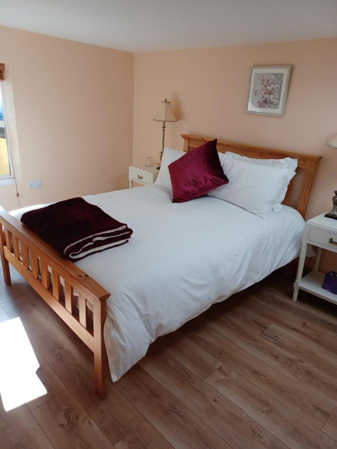 Kents Guesthouse Accommodation Kilmacthomas ภายนอก รูปภาพ